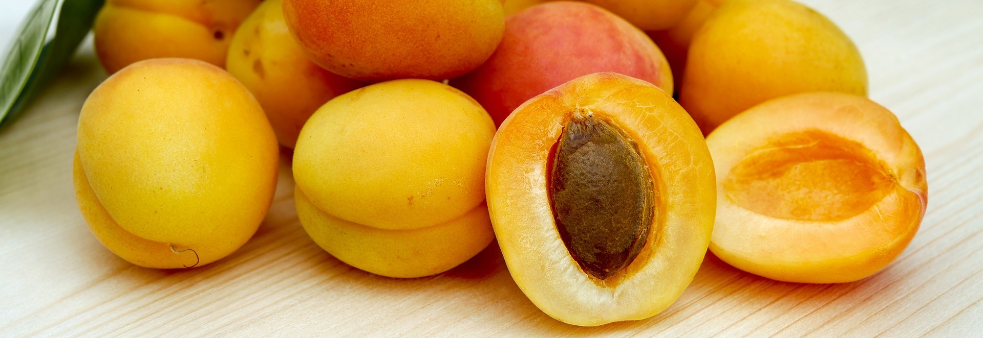apricot in halves